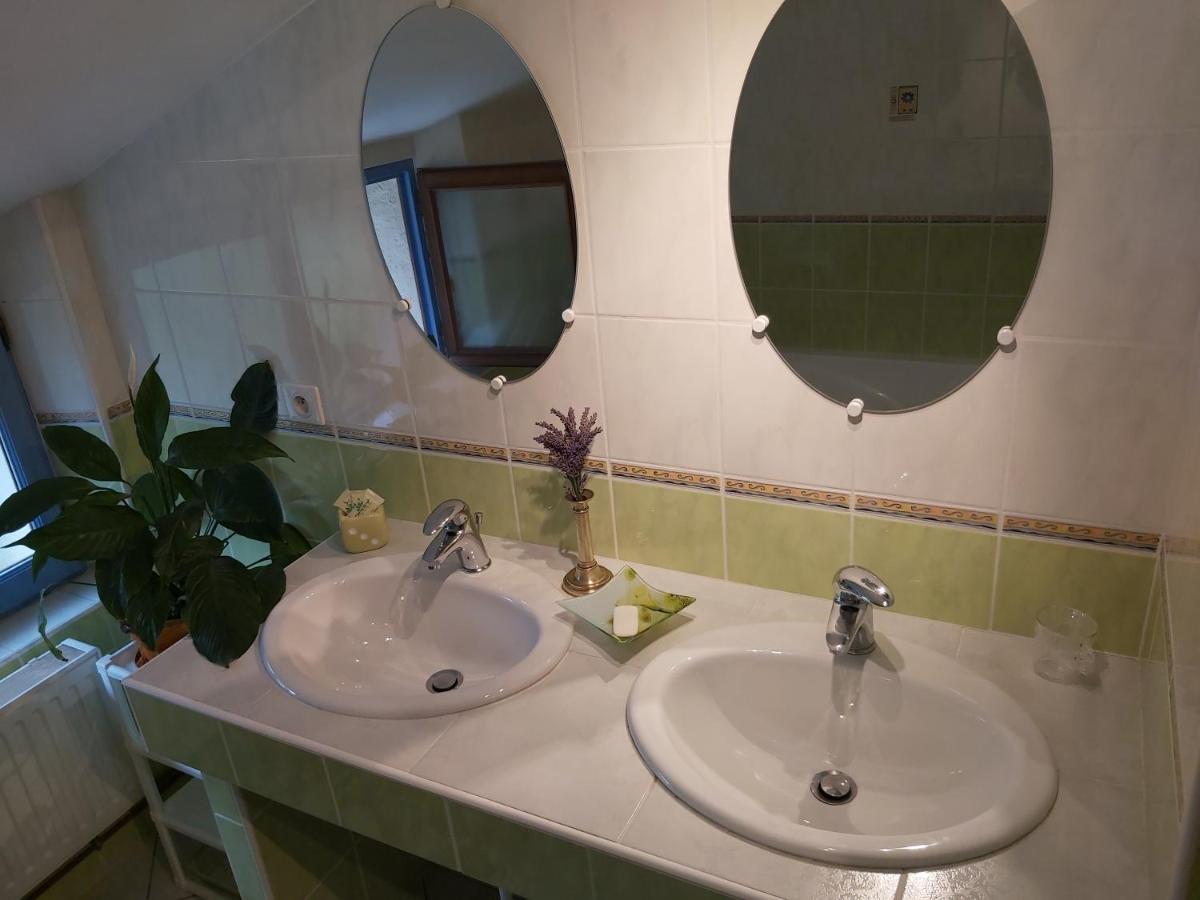 O Miroir... Sans Detour Dis-Moi Tout De Ce Sejour Francescas المظهر الخارجي الصورة